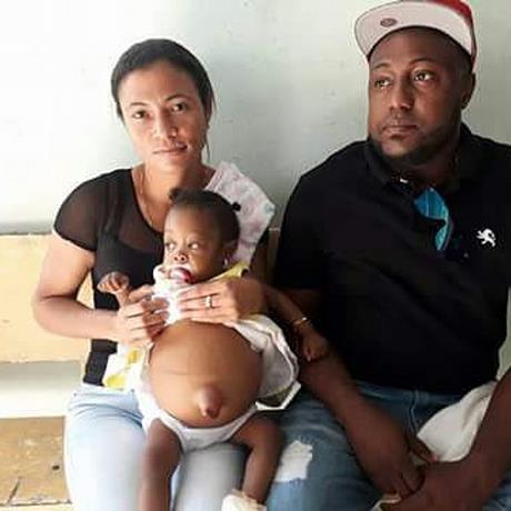 Padres piden ayuda para el trasplante de hígado de niña de 10 meses