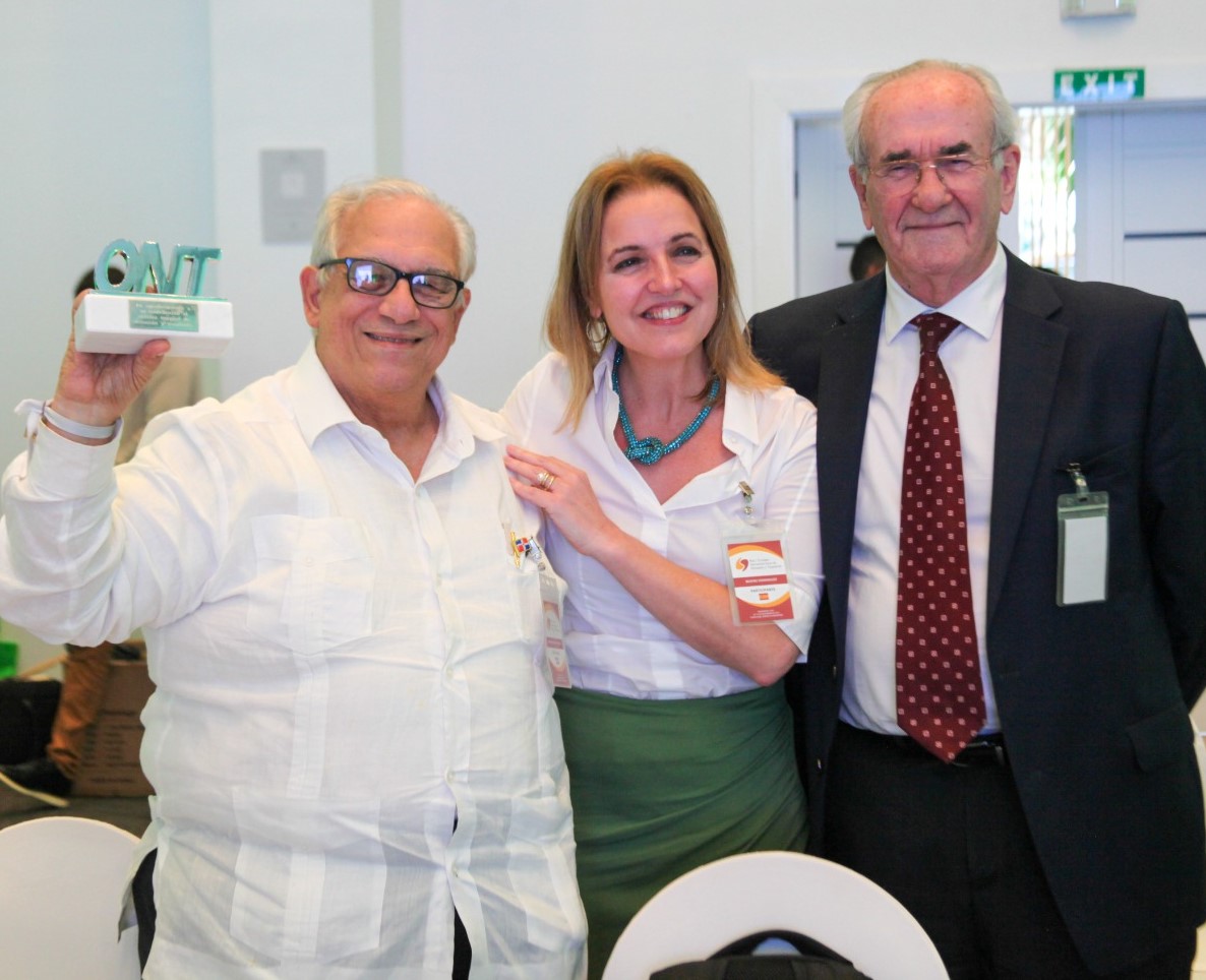 Director del INCORT recibe reconocimiento de la ONT