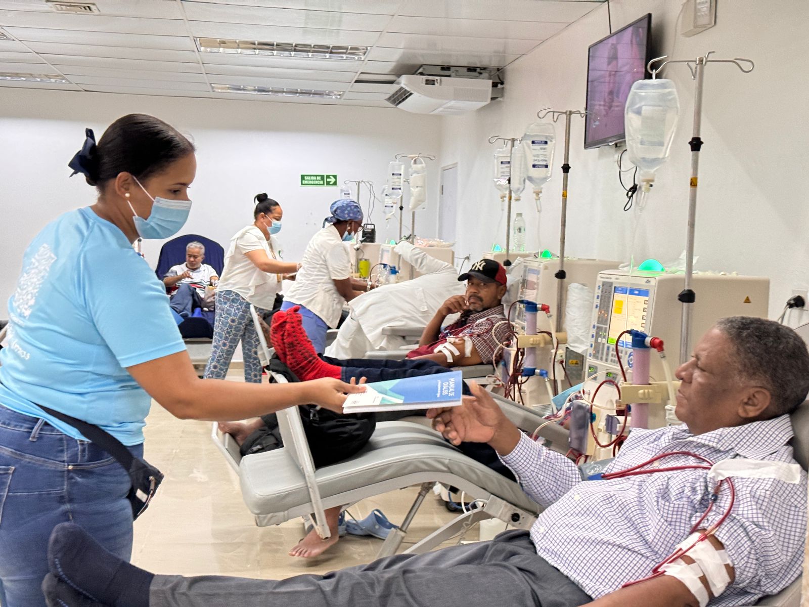 INCORT distribuyó más de mil seiscientos libros “Manual de Diálisis” en conmemoración al Día Mundial del Paciente Trasplantado